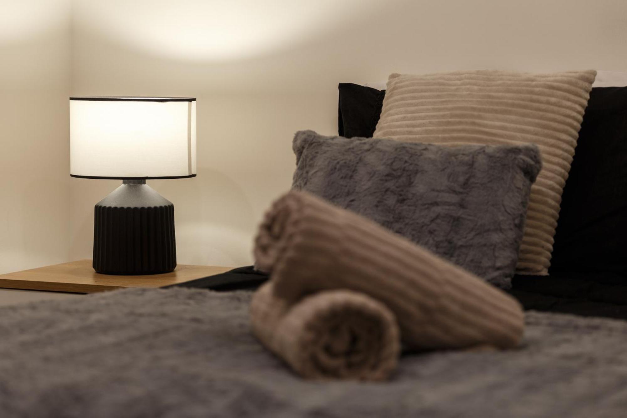 Modern And Cozy Two-Bed Apartment In Bradford Μπράντφορντ Εξωτερικό φωτογραφία