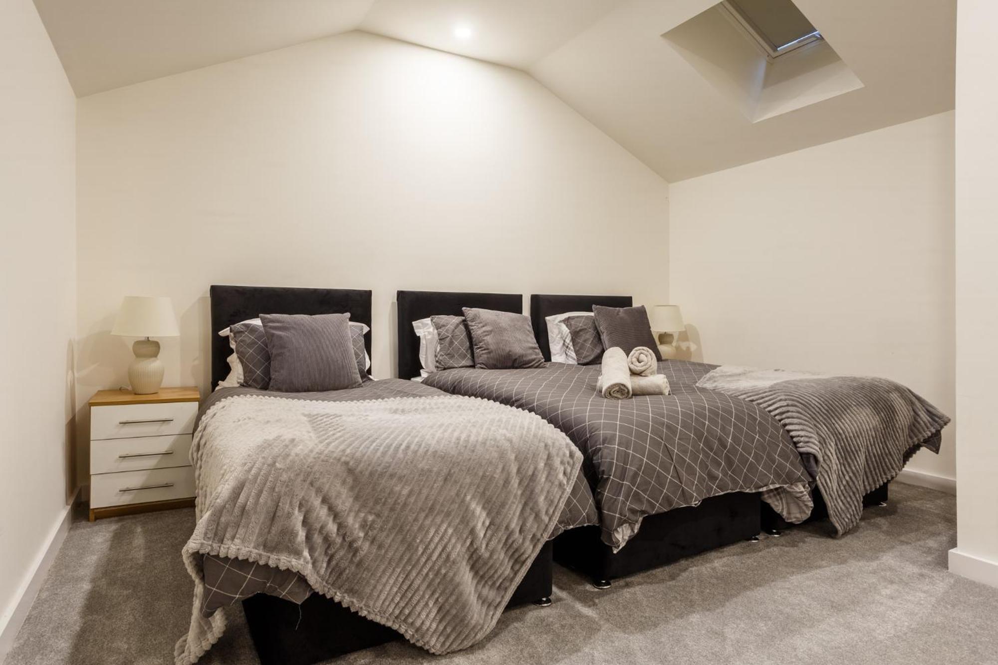 Modern And Cozy Two-Bed Apartment In Bradford Μπράντφορντ Εξωτερικό φωτογραφία