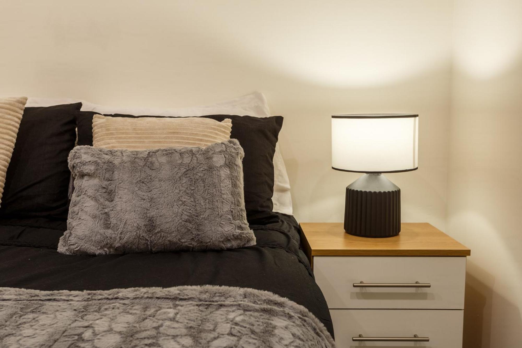 Modern And Cozy Two-Bed Apartment In Bradford Μπράντφορντ Εξωτερικό φωτογραφία
